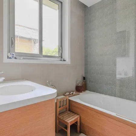 Authenticity With Large Garden 4b-8p Apartment *