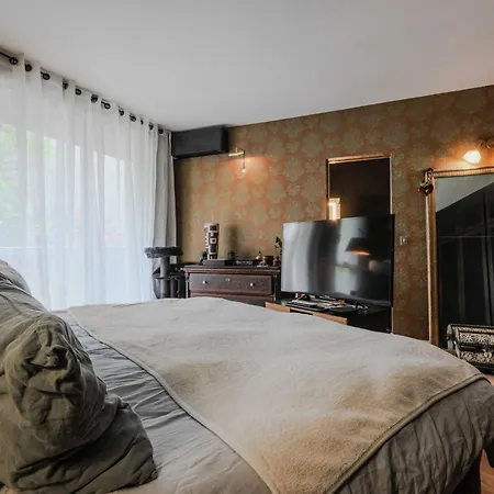 Authenticity With Large Garden 4b-8p Apartment Boulogne-Billancourt