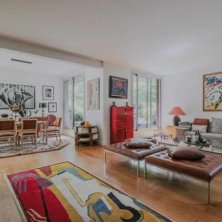 Authenticity With Large Garden 4b-8p Apartment *