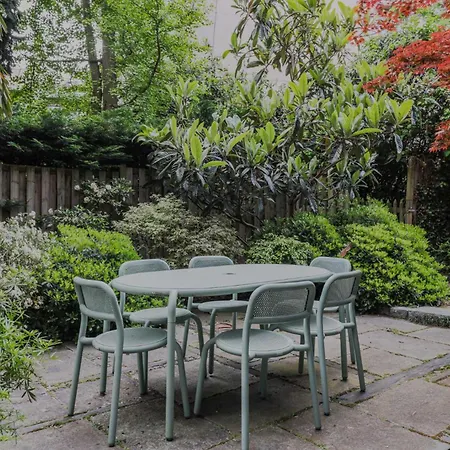 Apartment Authenticity With Large Garden 4b-8p