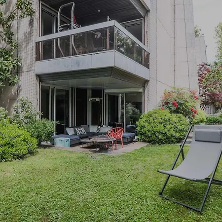 Authenticity With Large Garden 4b-8p *